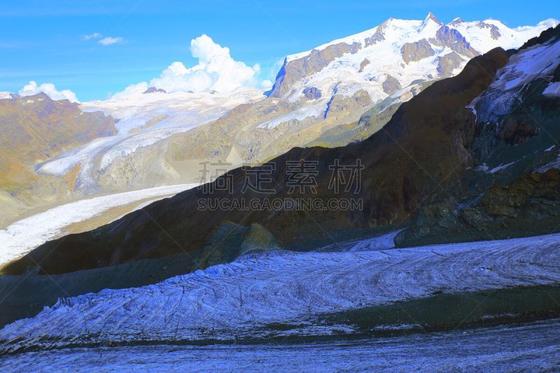 gorner glacier,莫堤玫瑰山,冰隙,瑞士阿尔卑斯山,北河三山,蓖麻山,戈尔内格拉特,奥斯塔山谷,策尔马特,宾尼的阿尔卑斯山脉