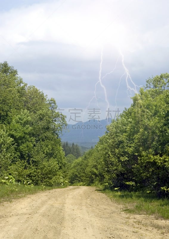 雷雨,路,库页岛,垂直画幅,天空,山,无人,泥土,东亚,夏天