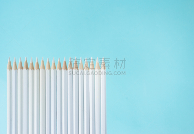 彩色铅笔,纸,白色,青绿色,大量人群,数字1,背景,铅笔,回纹饰,铅