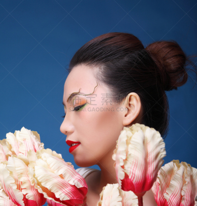 自然美,大于号,塔林,护身符,垂直画幅,美,美人,特写,仅成年人,现代