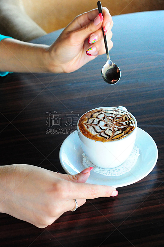 卡布奇诺咖啡,咖啡,垂直画幅,褐色,艺术,咖啡店,芳香的,无人,茶碟,奶油