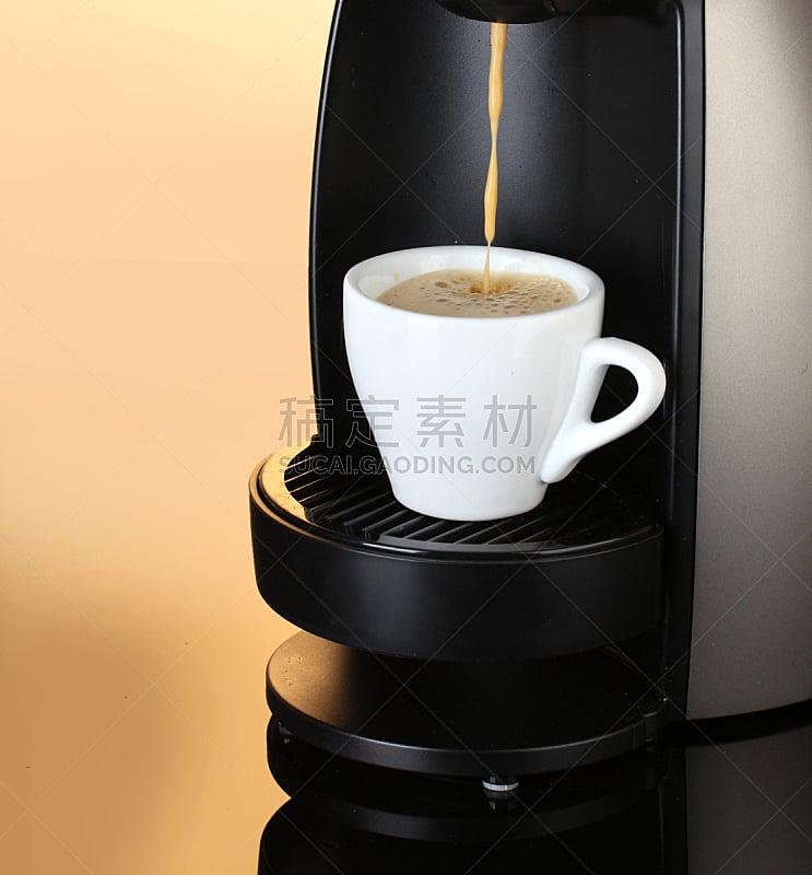 杯,咖啡,高压蒸汽咖啡机,褐色背景,垂直画幅,褐色,早晨,饮料,特写,机器