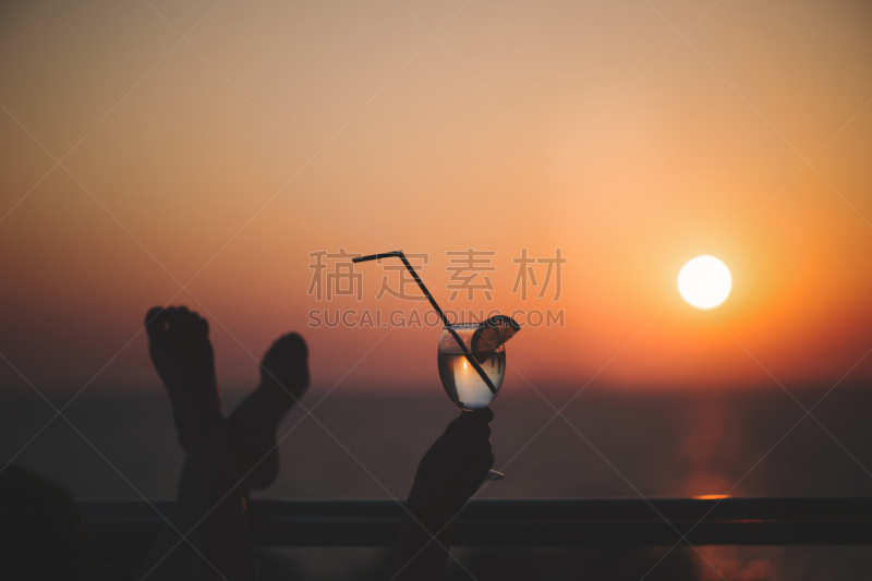 鸡尾酒,手,玻璃杯,腿,背景聚焦,女性,踝,女子晚礼服,关节,阳台