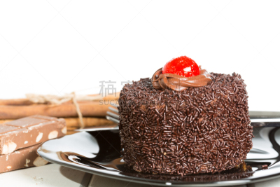 巧克力蛋糕,春药,泳衣,水平画幅,生日蛋糕,蛋糕,白色背景,面包店,生日,特写