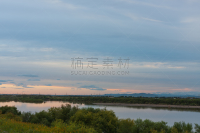 河流,水,天空,水平画幅,云,无人,户外,草,滨水,彩色图片