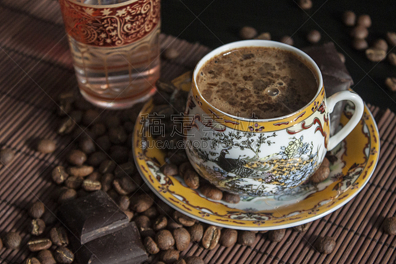 土耳其清咖啡,古典式,杯,黑巧克力,巧克力条,中东食物,黑咖啡,水,烤咖啡豆,褐色