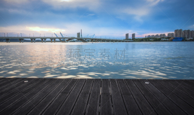 湖,摩天大楼,建筑外部,商务,游艇,现代,船,著名景点,户外,天空