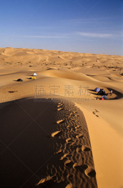 阿卡库斯山脉,northern sahara,费赞（利比亚西南区域）,利比亚,垂直画幅,沙子,曙暮光,夏天,热带气候