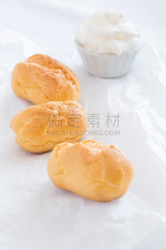 生奶油,手指蛋糕,垂直画幅,不健康食物,奶泡,研磨食品,奶油,蛋糕,烘焙糕点,面包店