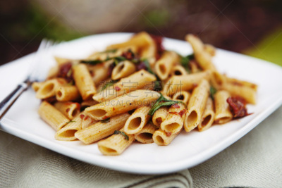 菠菜,草,尖管通心粉,餐巾,白色,海伊节食法,盘子,特写,全麦,番茄干