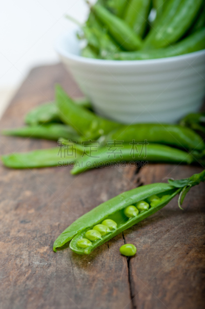 清新,豌豆,一模一样,垂直画幅,素食,无人,生食,特写,开着的,豆