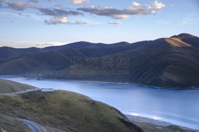 yamdrok yamtso,水,天空,水平画幅,高视角,无人,曙暮光,户外,湖,彩色图片