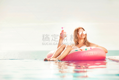 spa美容,床垫,夏天,比基尼,女人,游泳池,充气品,多纳圈,晒黑,水