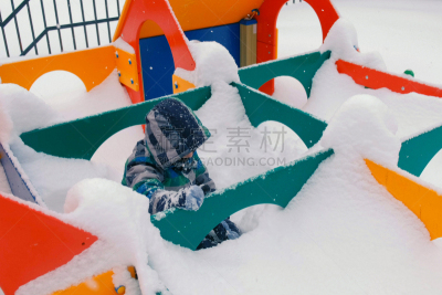 游乐场,男孩,雪堆,迷宫游戏,寒冷,休闲游戏,环境,4k分辨率,雪,天气