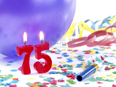 生日,周年纪念,数字75,蜡烛,红色,五彩纸屑,气球,紫色,图像,火