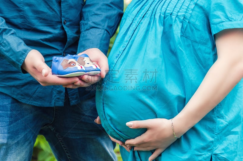 女人,拿着,鞋子,男人,幼儿,年轻双亲,美,新的,水平画幅,父母