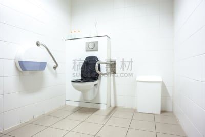 卫生间,卷纸架,虹吸管,卫生纸,水平画幅,墙,建筑,无人,浴室,瓷砖