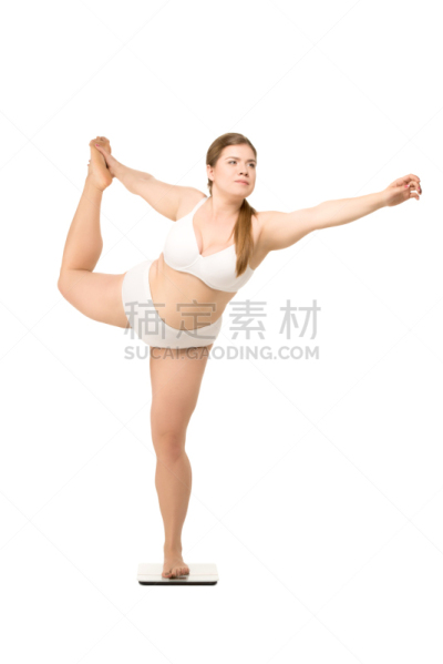 秤,女人,肥胖,注视镜头,个人随身用品,垂直画幅,美,美人,腹腔,白色指甲油