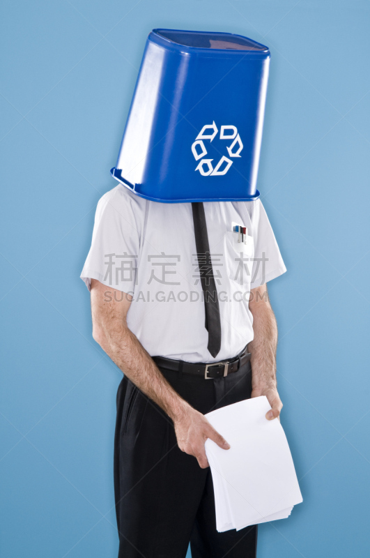 容器,循环利用,里面,人的头部,办公室职员,笔夹子,短袖,垂直画幅,白人,男商人