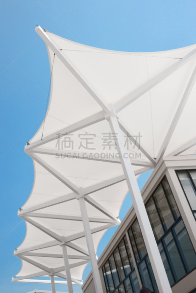屋顶,白色,垂直画幅,天空,未来,形状,建筑,蓝色,金属,反射
