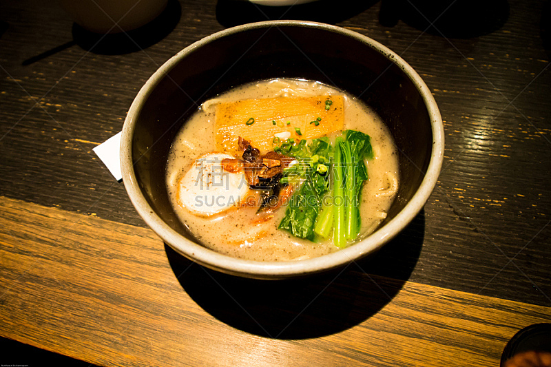 日本拉面,日本,水平画幅,洋葱,肉,汤,热,亚洲,黄色,2015年