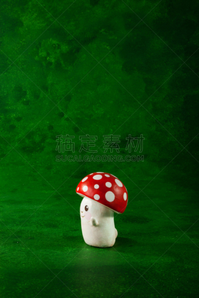 木偶,小的,花园矮人雕像,伞形毒菌,可爱的,一个物体,背景分离,美术工艺,玩具,童话故事