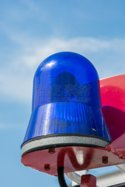 天空,照明设备,蓝色,消防车,大特写,背景,垂直画幅,无人,户外,塑胶