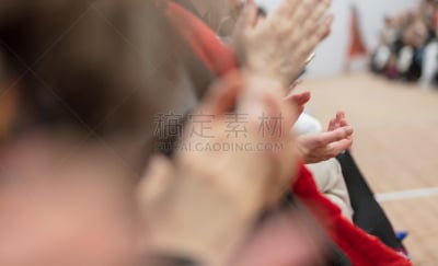 鼓掌欢迎,时装表演会,留白,仅成年人,魅力,信心,设计师,纺织工业,舞台,女人