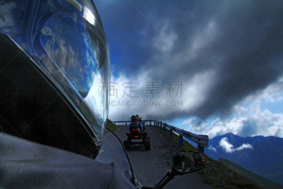 drive up with the ATV to the großglockner in Austria