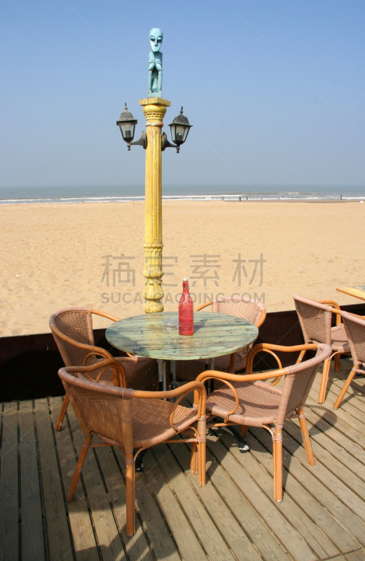 海滩,四个物体,桌子,斯海弗宁恩,沙雕,烟灰缸,垂直画幅,座位,沙子,无人
