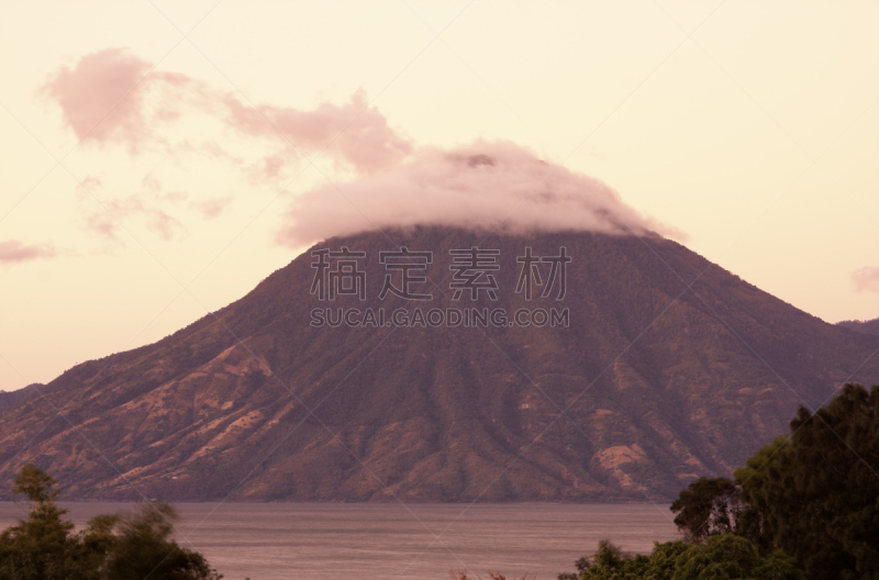 火山,特拉华,北方深红色食蜂鸟,巴纳哈契,阿蒂特兰湖,危地马拉,自然,水,水平画幅,无人