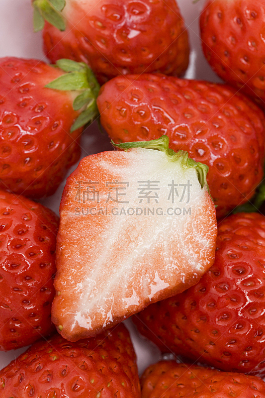 草莓,横截面,佐贺,维生素c,垂直画幅,水果,无人,白色背景,红色,春天