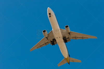 飞机,喷气式飞机,空中客车a320,货机,天空,留白,水平画幅,高视角,无人,巨大的