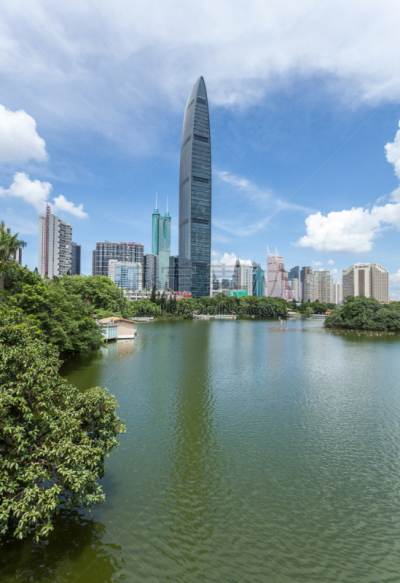 深圳京基100,深圳,白云山脉,垂直画幅,水,天空,无人,蓝色,金融,城市天际线