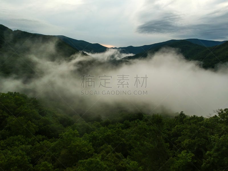 航拍视角,看风景,自然,美国,水平画幅,云,地形,无人,切洛基国家森林公园,户外