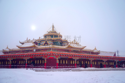 四川省,雪,中国,白昼,喇麻庙,名声,土路,教育建筑,乡村路,修道院