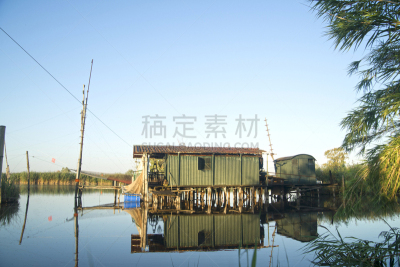 建筑业,自然,天空,水平画幅,建筑,旅行者,户外,湖,托斯卡纳区,商业金融和工业