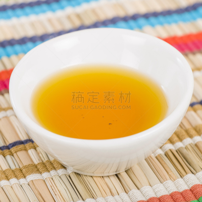 橄榄油,红辣椒粉,辣椒油,希腊下酒菜,优质初榨橄榄油,中东食物,餐前小吃,热,一个物体,香料