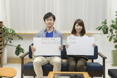 白板,女人,男人,半身像,家具,新创企业,居住区,日本人,沙发,青年人