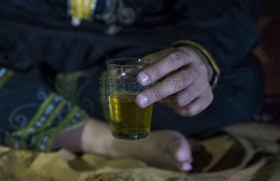 图阿雷格人,衣服,拿着,茶杯,男人,传统,尼日尔,马里,利比亚,柏柏尔人