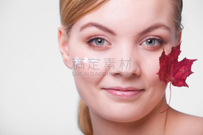 人的脸部,女孩,枫叶,青年女人,毛细血管,抗衰老,青少年,留白,水平画幅,纯净