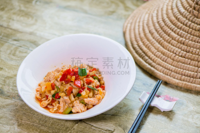 猪肉,芜菁,餐具,辣椒油,早餐,水平画幅,小吃,肉,盘子,即食食品