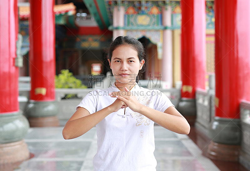 曼谷,欢迎标志,女人,面部表情,寺庙,亚洲,纺织工业,2015年,医药职业,运气