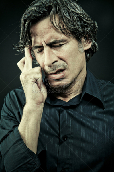 头痛,男人,鬓角,古巴人,垂直画幅,拉美人和西班牙裔人,性格,男性,仅男人,仅成年人