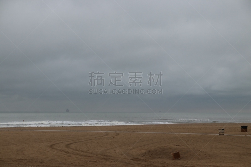在上面,斯海弗宁恩,荷兰,德国北海地区,海滩,积雨云,海牙,暗色,云景,秋天