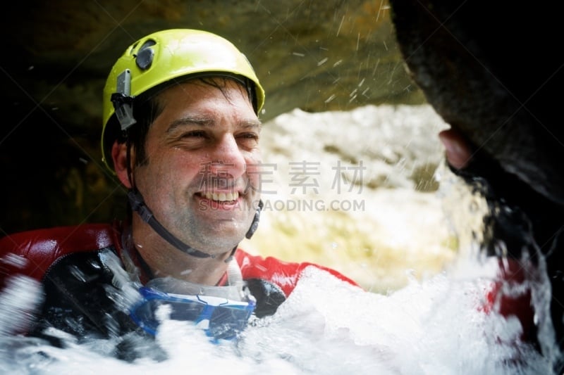 峡谷漂流,西班牙,风险,运动,极限运动,仅男人,仅一个男人,仅一个中年男人,河流,瀑布