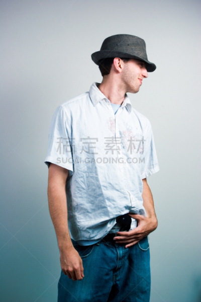 乐趣,蓝色,从容态度,呢帽,嬉皮士,时髦的,人,仅一个男人,休闲装
