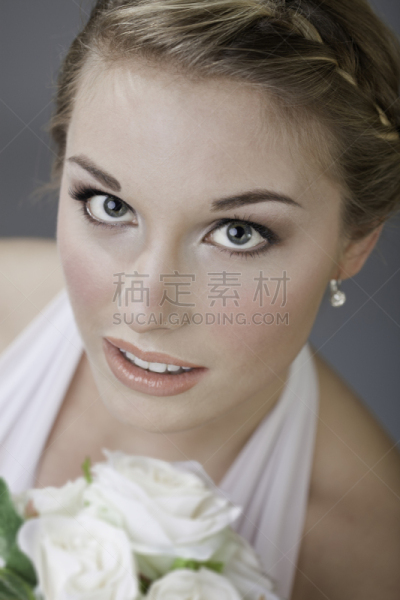新娘,婚礼,发髻,垂直画幅,绿色眼睛,彩妆,人的嘴,珠宝,化妆用品,不看镜头