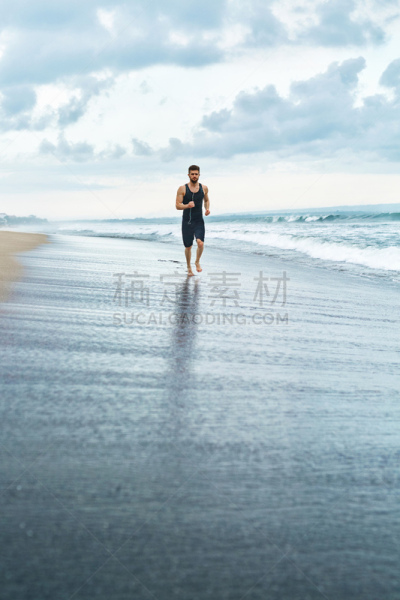 户外,运动,海滩,慢跑,男人,运动衣,心血管运动,垂直画幅,休闲活动,沙子