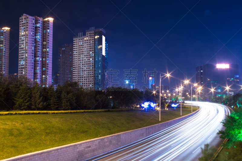 光,运动跑道,水平画幅,夜晚,无人,陆用车,交通,户外,活力,都市风景